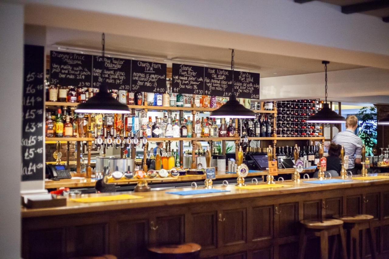 The Bell - Brunning And Price Hotel Alderminster Buitenkant foto