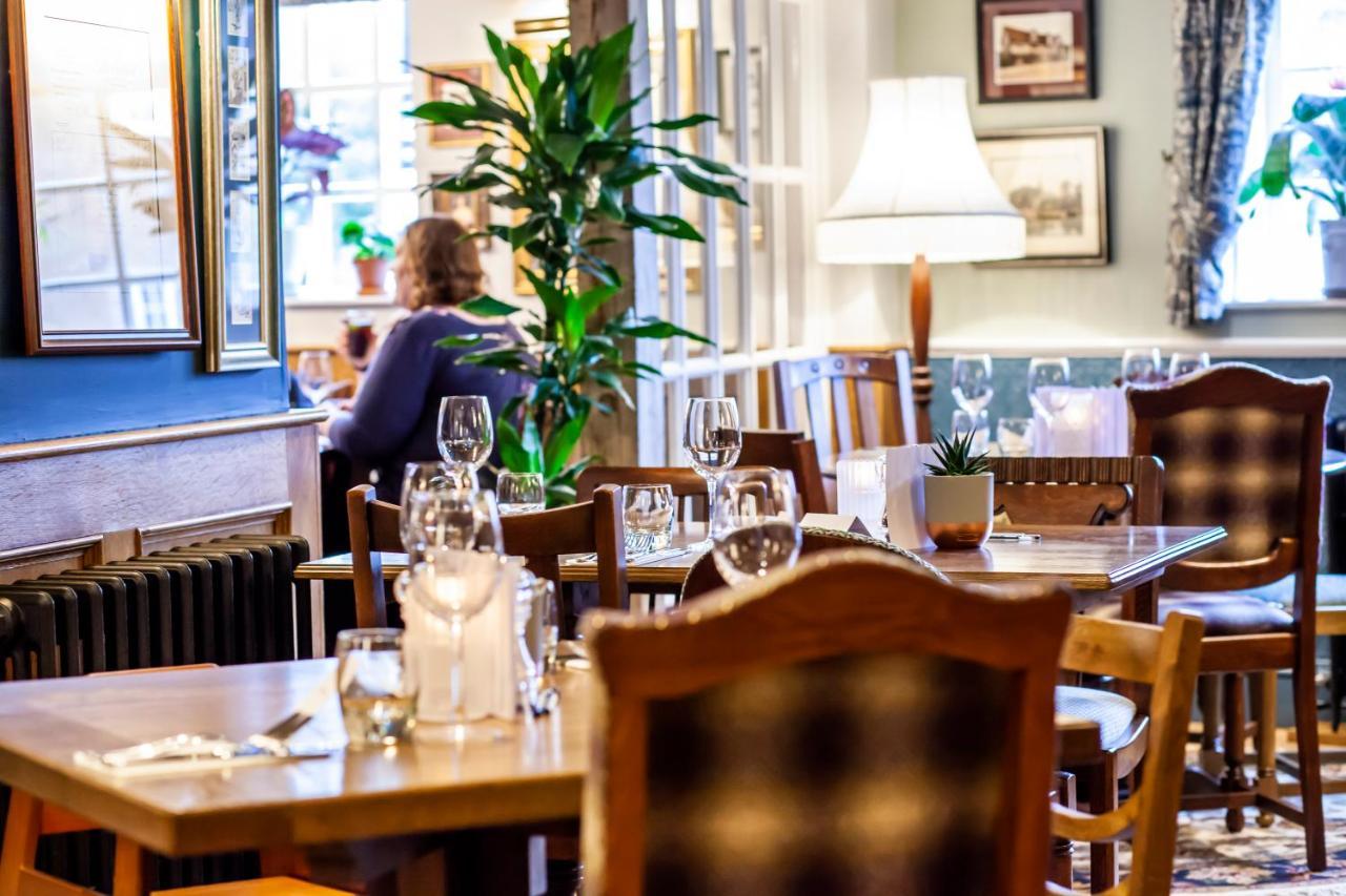 The Bell - Brunning And Price Hotel Alderminster Buitenkant foto